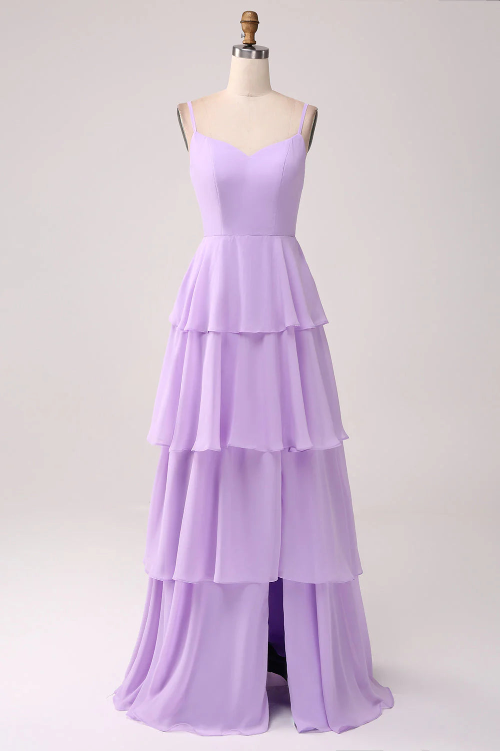 Abito da damigella d'onore in chiffon lilla a strati con spalline sottili e linea ad A